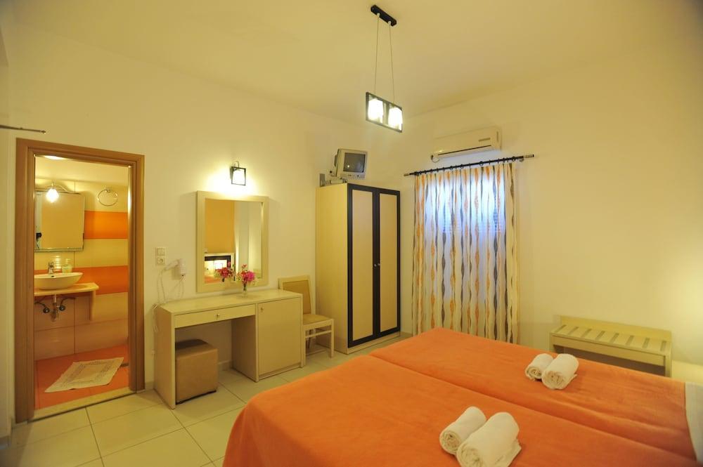 Stelios Place เปริสซา ภายนอก รูปภาพ
