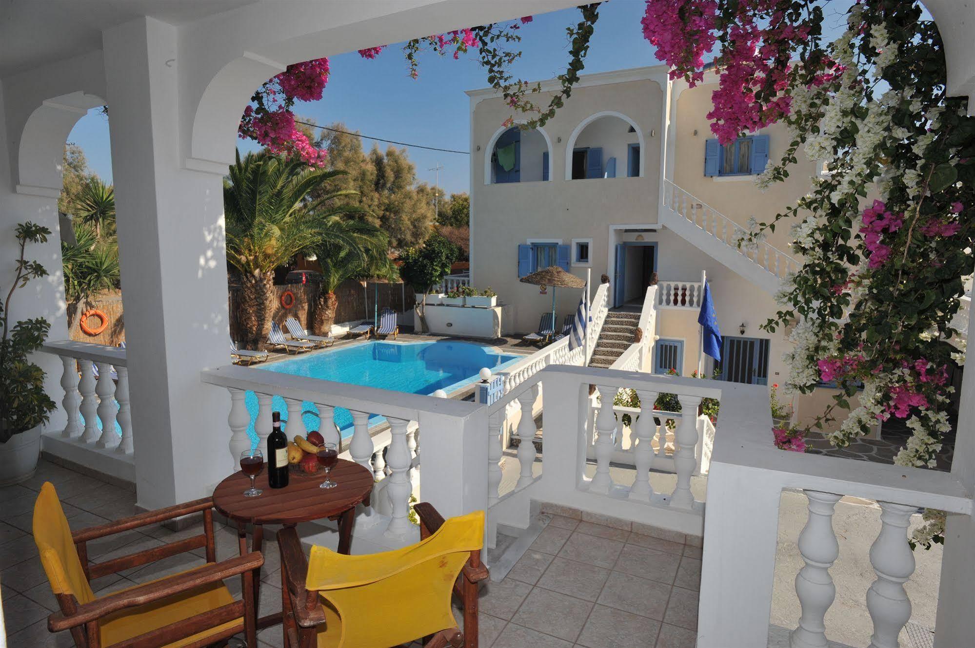 Stelios Place เปริสซา ภายนอก รูปภาพ